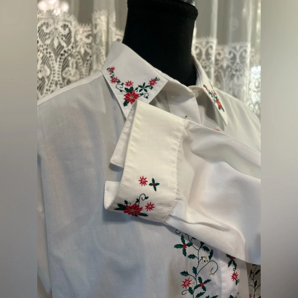Vintage Tabi International Embroidered Holiday Shirt – Size L - Picture 2 of 5